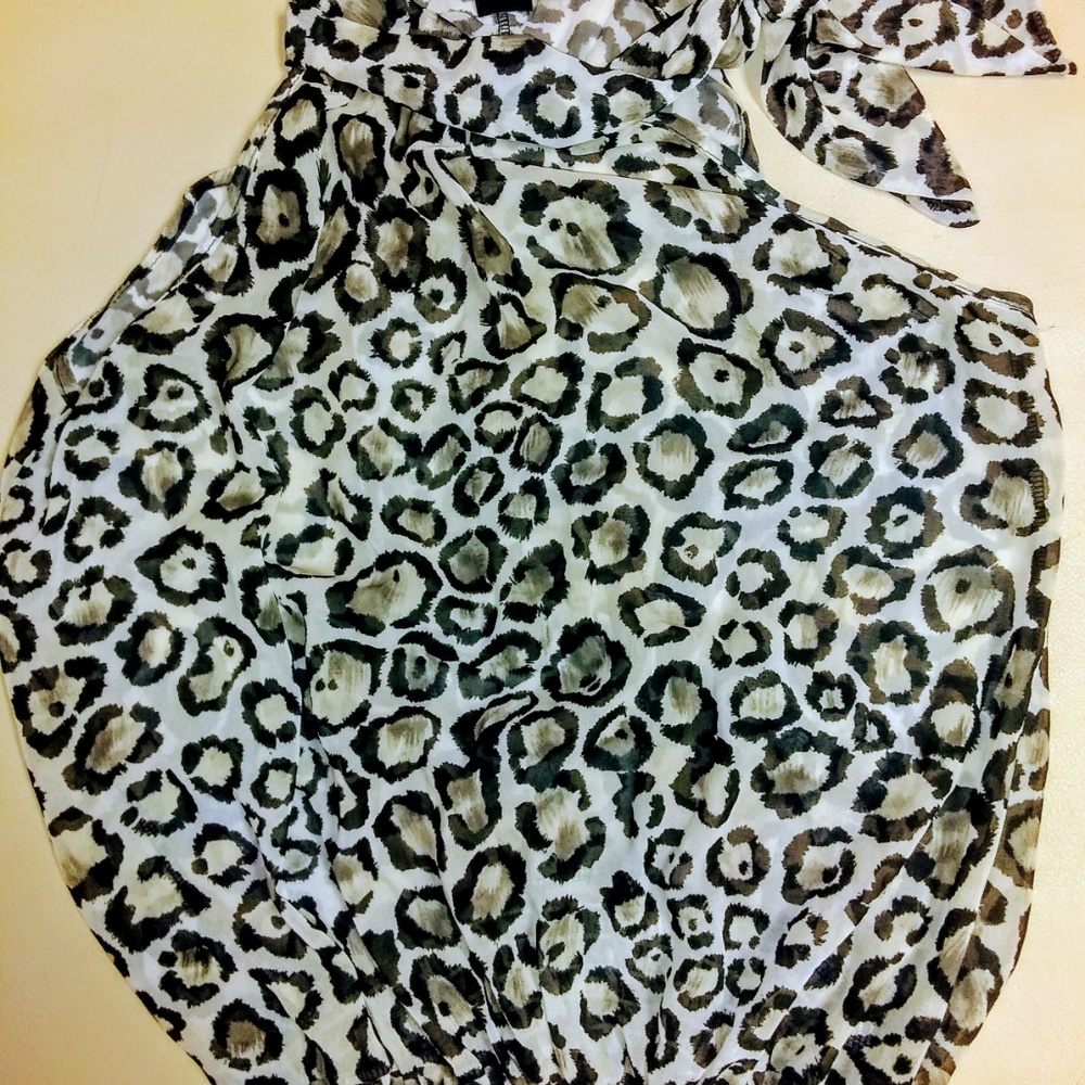 Snow Leopard Side tying top